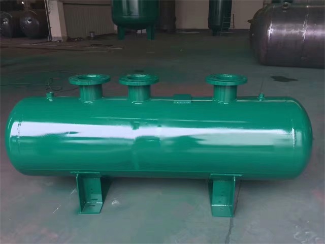 布尔津布尔津布尔津蒸汽分气缸